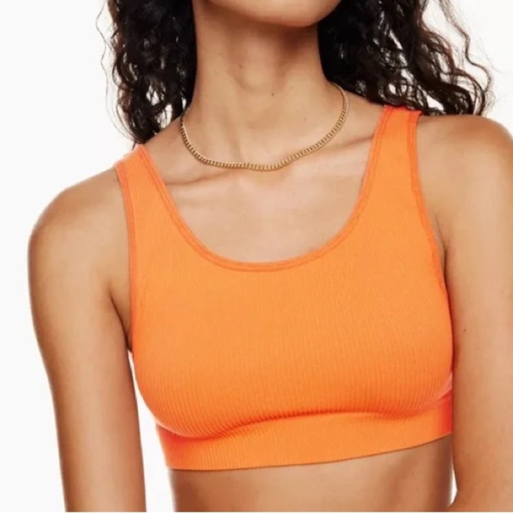 Aritzia Sunday Best SinchSeamless Rib Bra Top